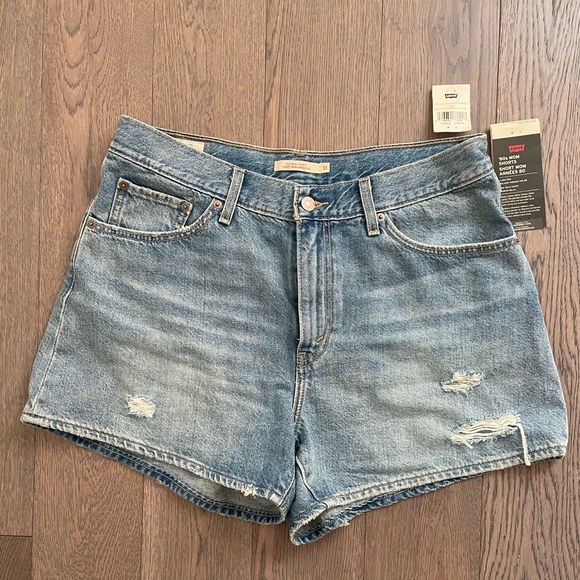 Levi’s 80s mom short. - Picture 1 of 4